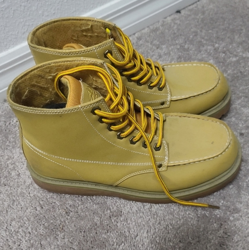 Northwest Territory boots, size 10, Gold color, pretty good condition.